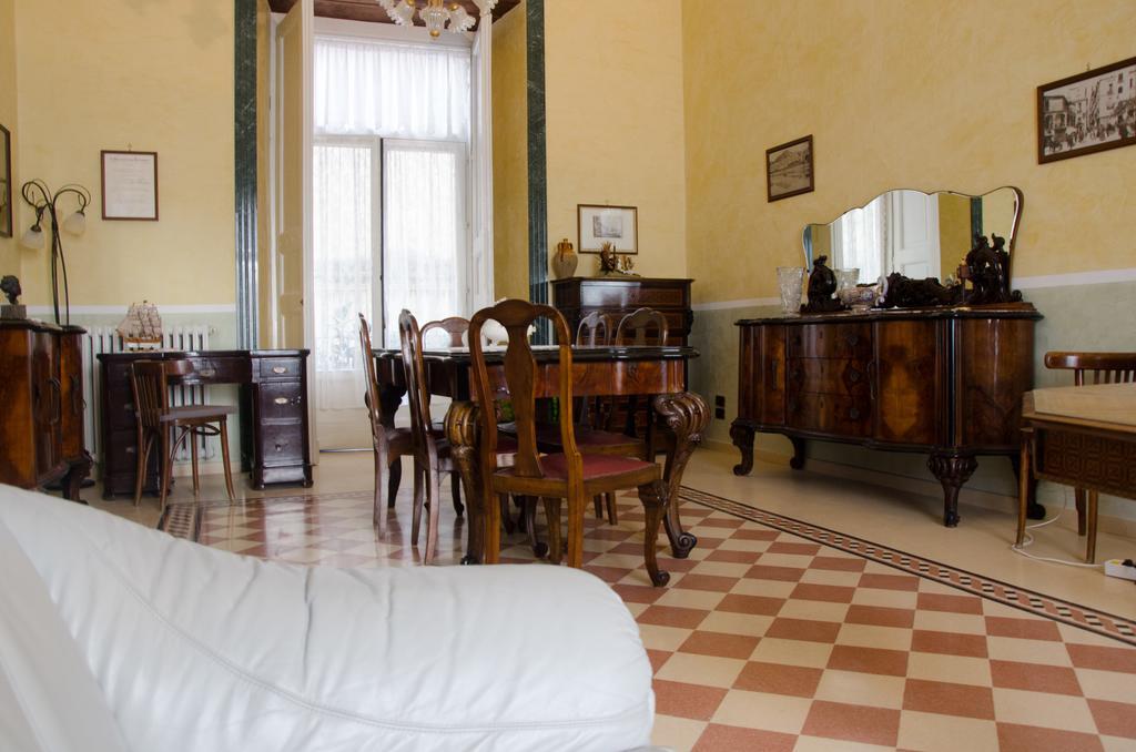 B&B Centrale Салерно Екстер'єр фото