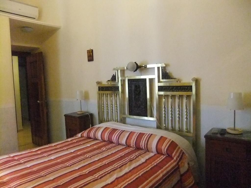 B&B Centrale Салерно Екстер'єр фото